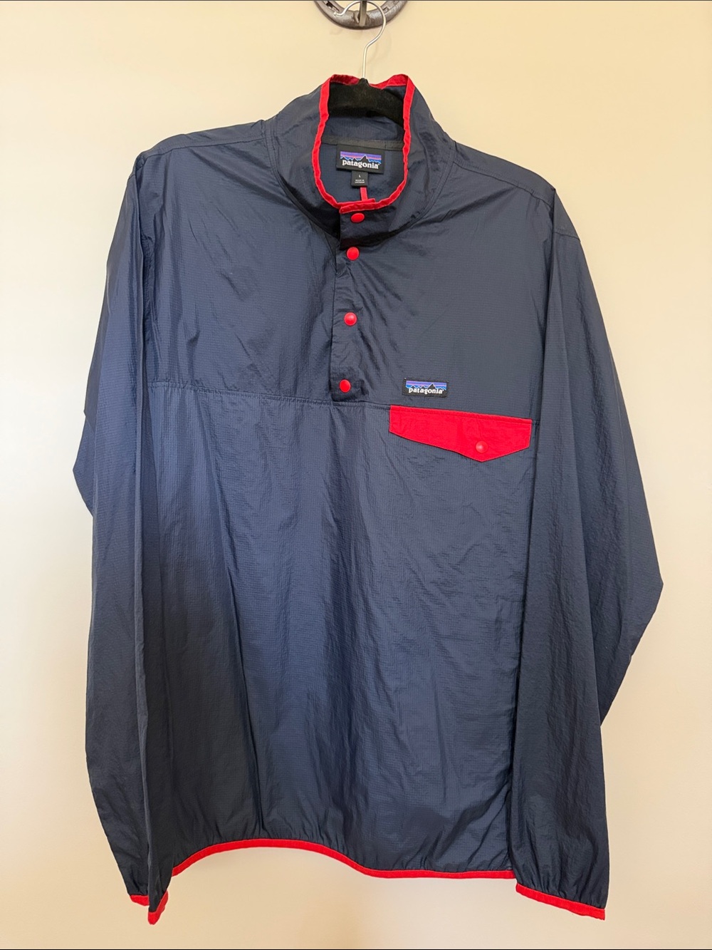 Men’s Patagonia Navy Pullover Windbreaker with Red Accents